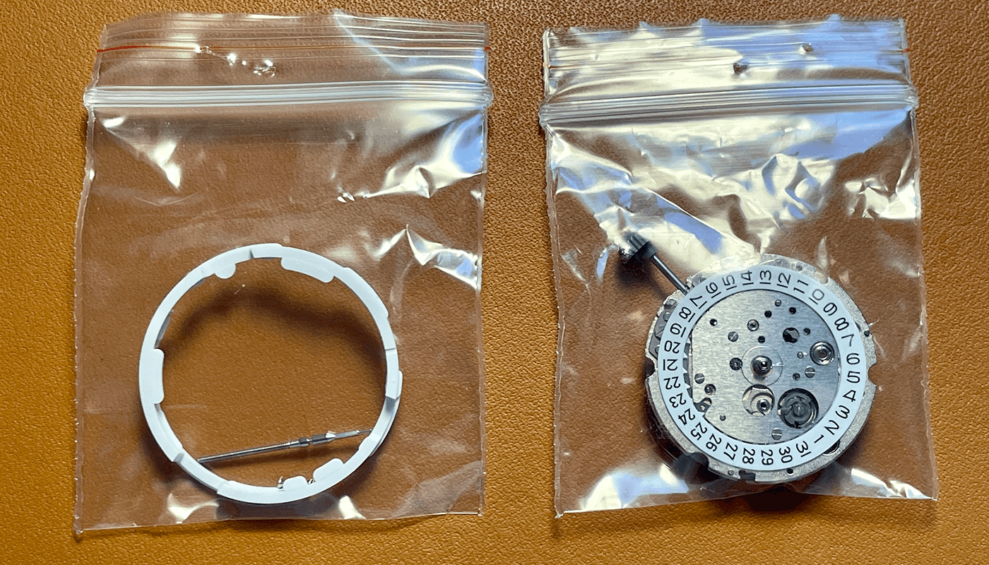 Miyota 8215 comes with stem, movement holder
